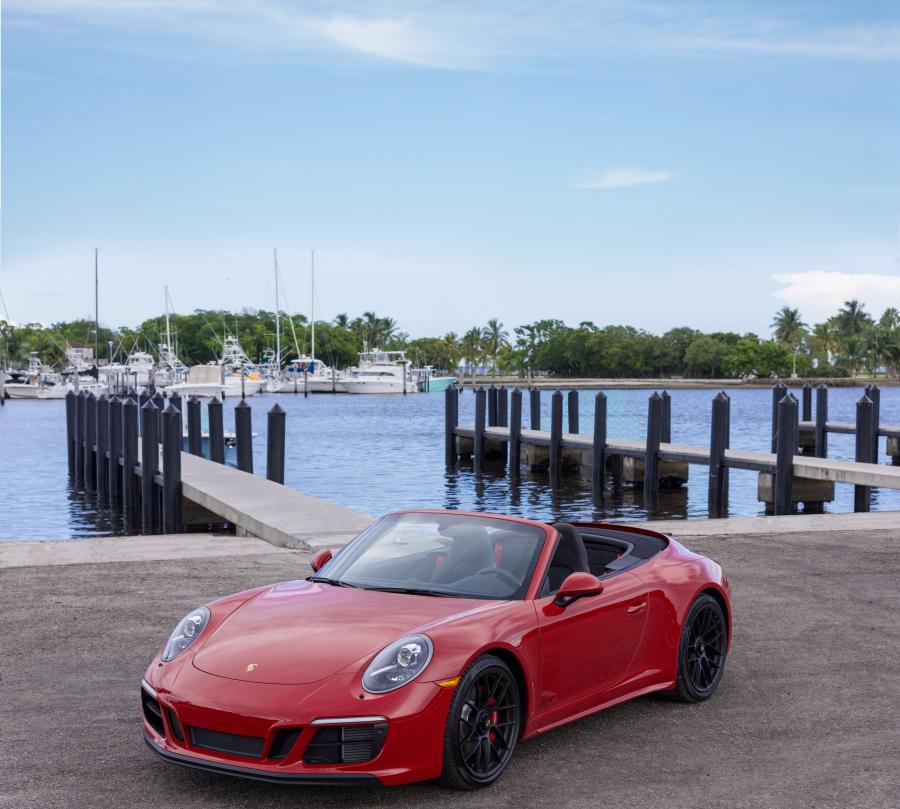  Porsche 911 Carrera GTS Cabriolet (991) 2017 года  (NA) (фото 28 из 30)